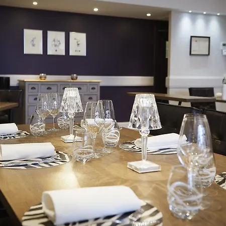 Hotel Pont Du Chalon And Restaurant 3*